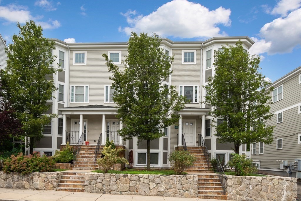 3 bed, 2 bath apartment for rent at 383 Hyde Park Ave Unit 2, Jamaica Plain — photo 12 of 15