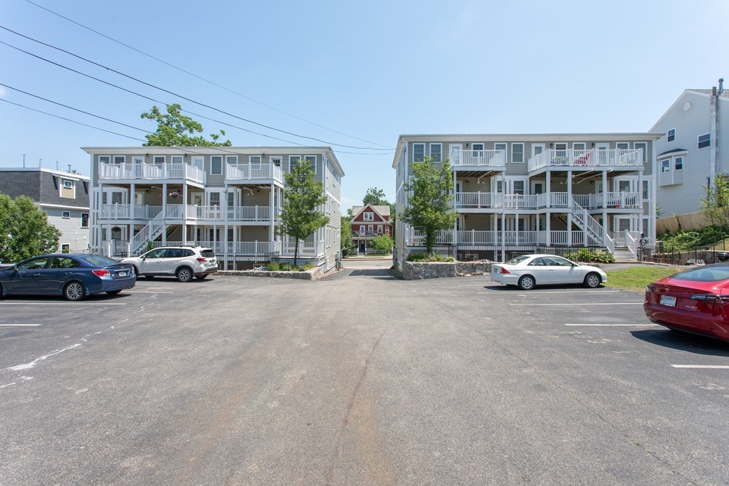 3 bed, 2 bath apartment for rent at 383 Hyde Park Ave Unit 2, Jamaica Plain — photo 13 of 15