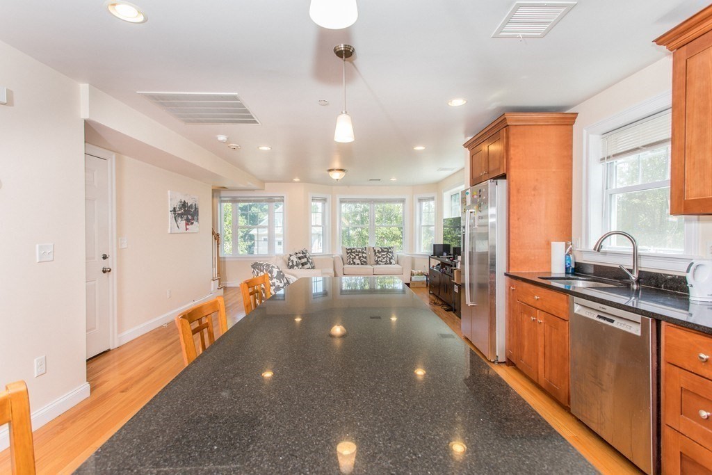 3 bed, 2 bath apartment for rent at 383 Hyde Park Ave Unit 2, Jamaica Plain — photo 4 of 15