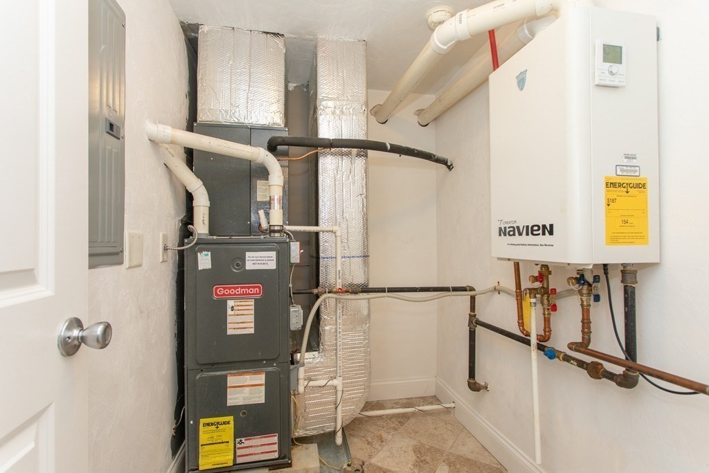 3 bed, 2 bath apartment for rent at 383 Hyde Park Ave Unit 2, Jamaica Plain — photo 10 of 15