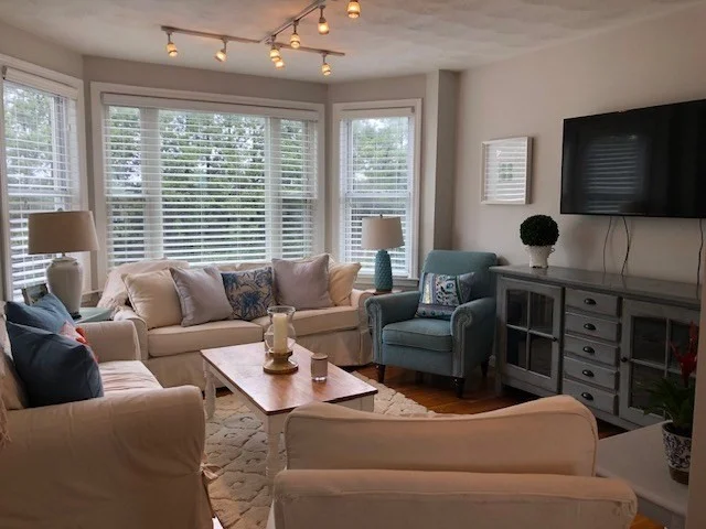 2 bed, 2 bath apartment for rent at 383 Maverick Unit 2, East Boston