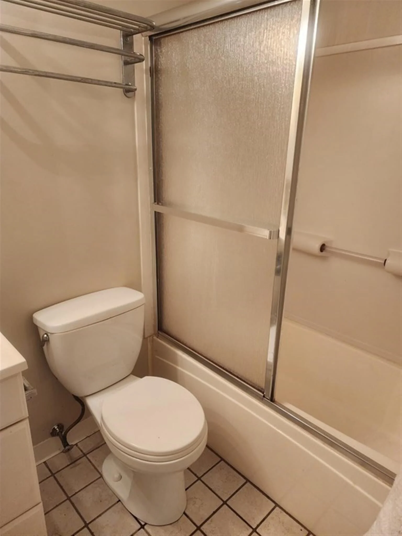 Studio bed, 1 bath apartment for rent at 383 Revere Beach Boulevard Unit 4, Revere — photo 4 of 7