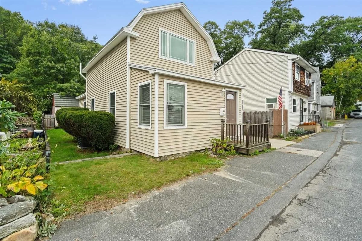 2 bed, 1 bath apartment for rent at 384 Bridle Path, Worcester — photo 4 of 36