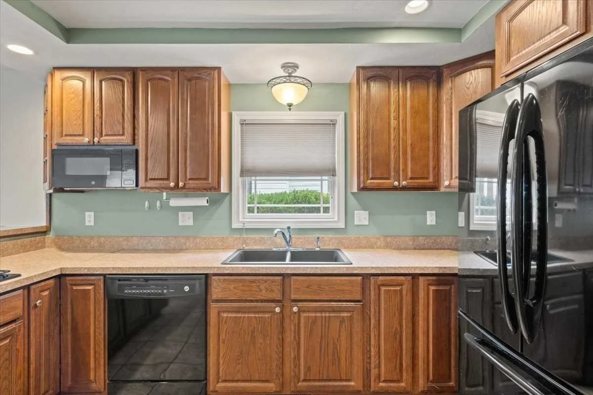 2 bed, 1 bath apartment for rent at 384 Bridle Path, Worcester — photo 16 of 36