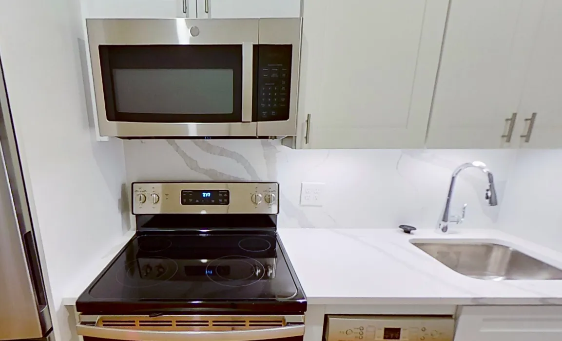 3 bed, 1 bath apartment for rent at 384 Commonwealth Ave Unit 13, Back Bay — photo 2 of 11