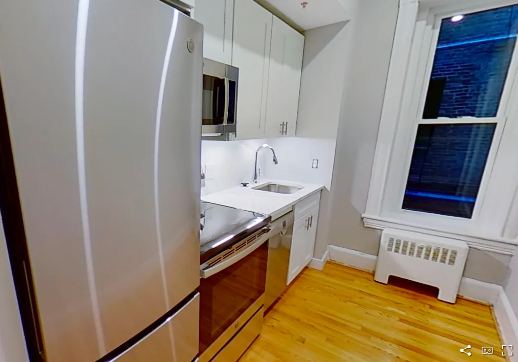 3 bed, 1 bath apartment for rent at 384 Commonwealth Ave Unit 13, Back Bay — photo 1 of 11