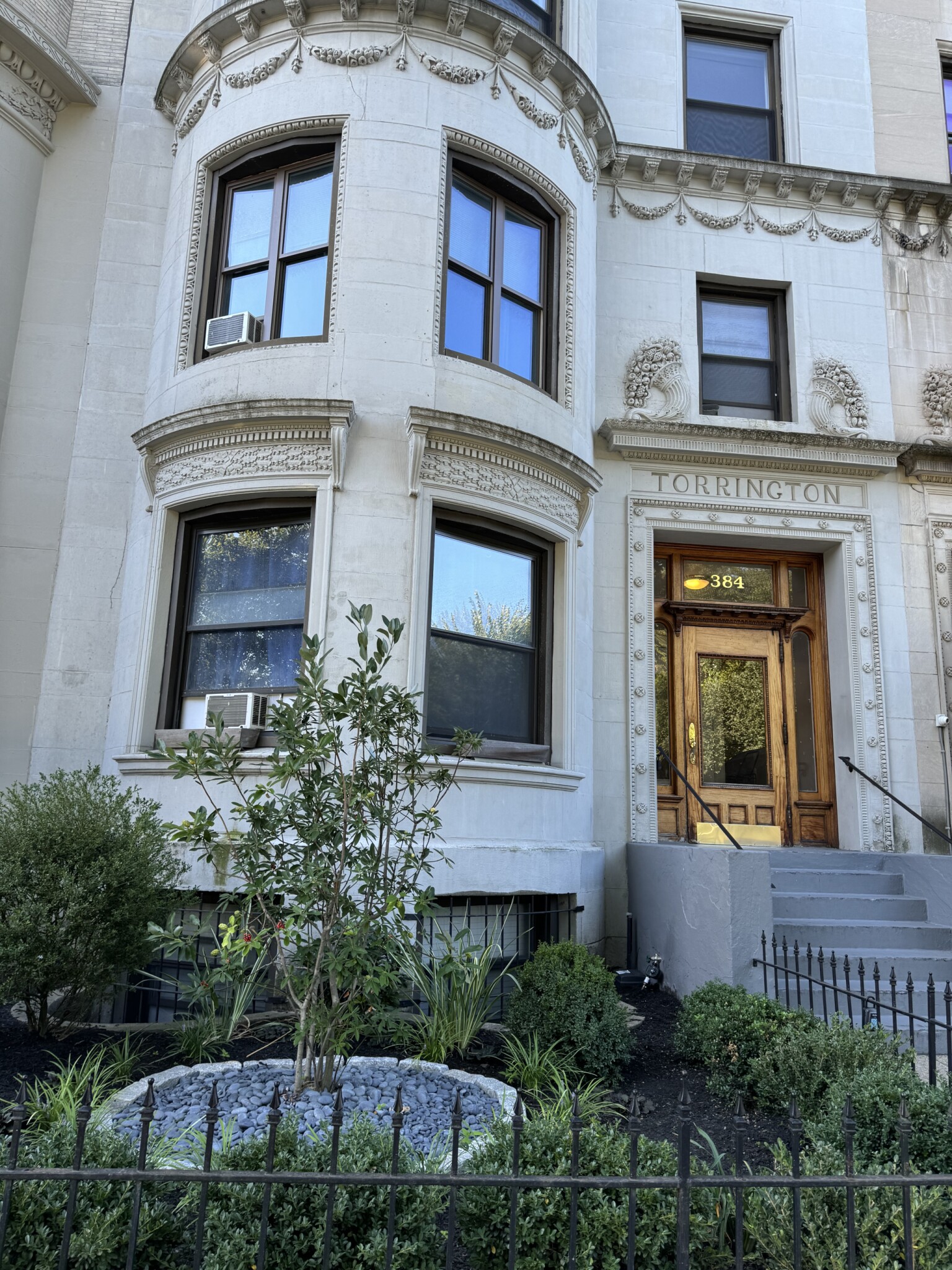 2 bed, 1 bath apartment for rent at 384 Commonwealth Ave Unit 3, Back Bay — photo 3 of 3