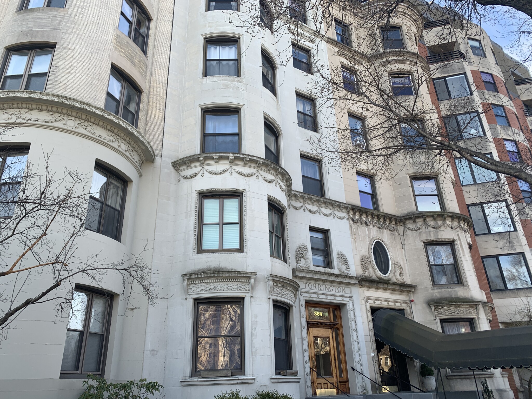 2 bed, 1 bath apartment for rent at 384 Commonwealth Ave Unit 3, Back Bay — photo 2 of 3