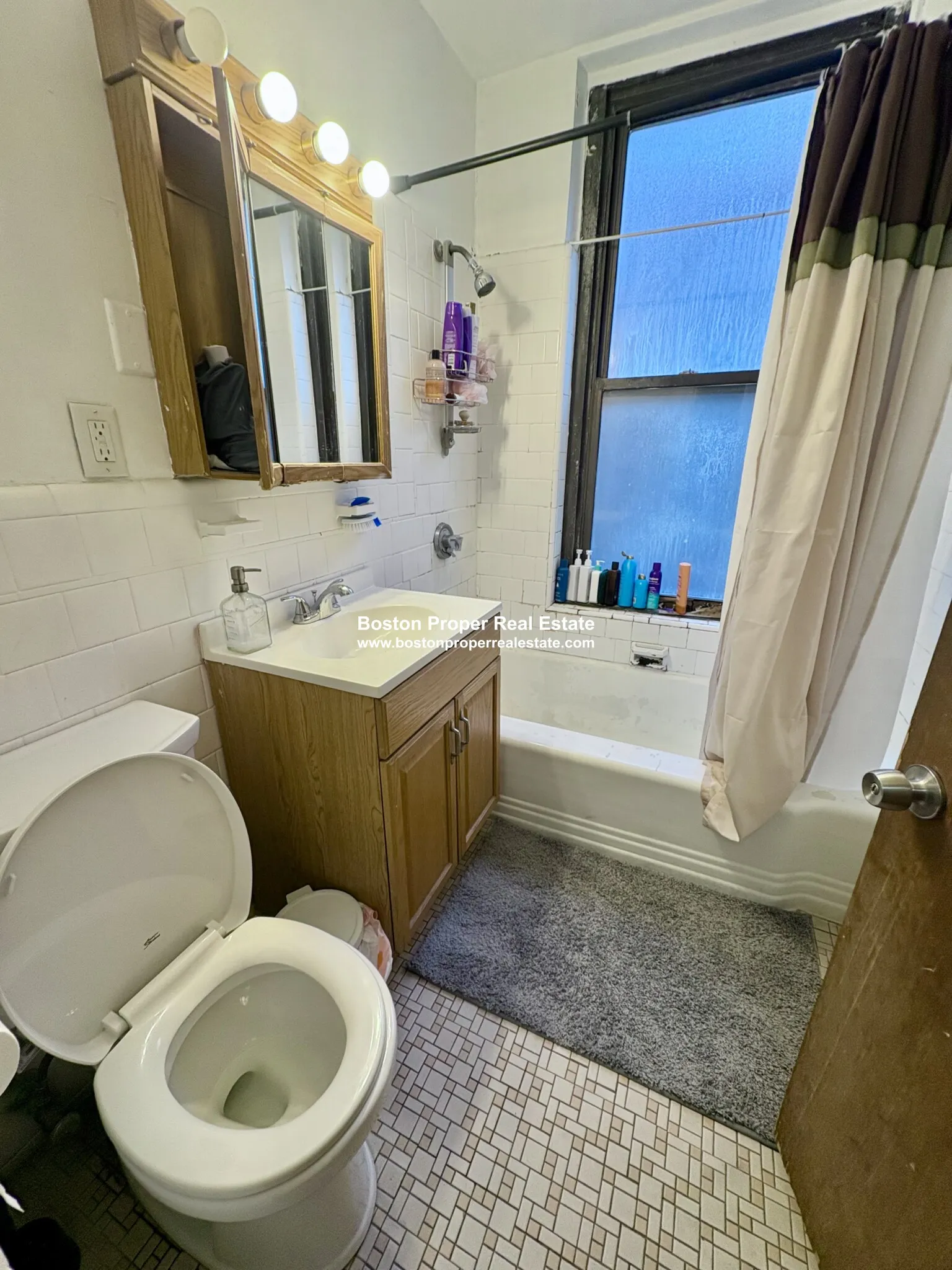 3 bed, 1 bath apartment for rent at 384 Commonwealth Ave Unit 63, Back Bay — photo 8 of 12