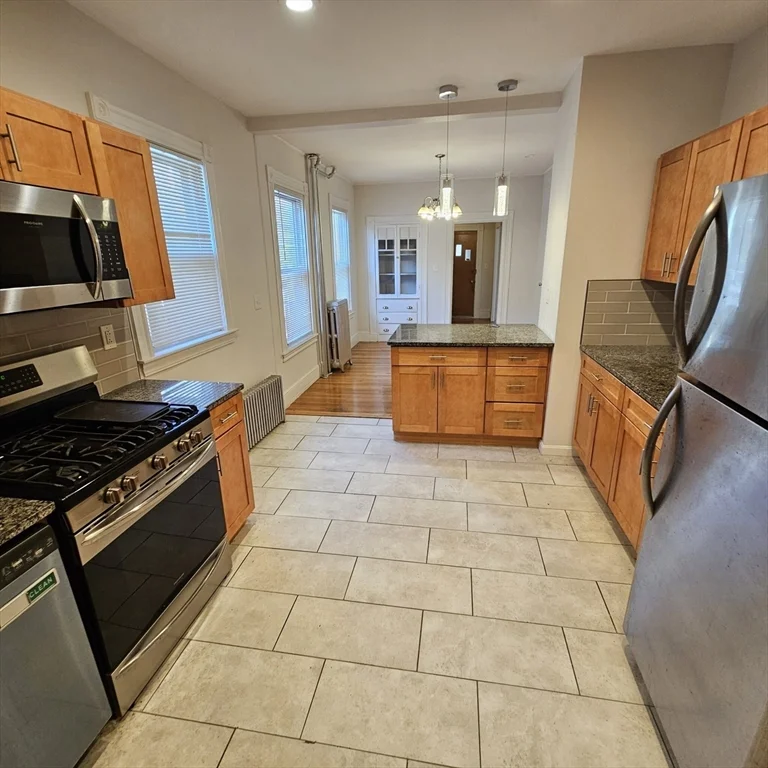 2 bed, 1 bath apartment for rent at 384 Washington St Unit 1, Central Square — photo 2 of 10