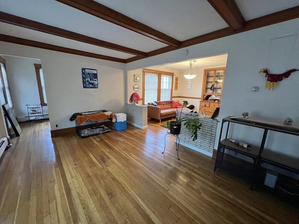 2 bed, 1 bath apartment for rent at 385 Arlington St Unit 1, Watertown — photo 2 of 16