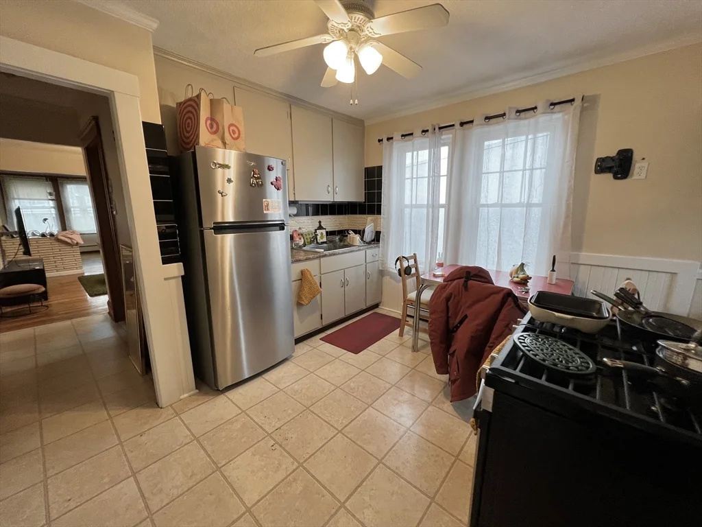 2 bed, 1 bath apartment for rent at 385 Arlington St Unit 1, Watertown — photo 7 of 16