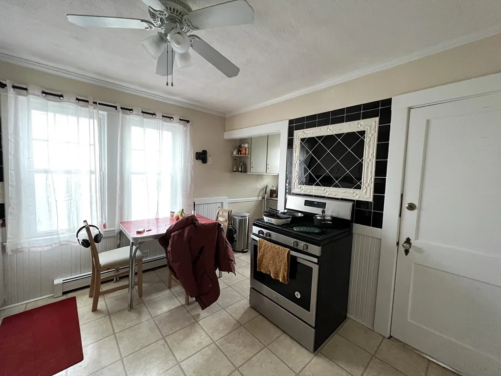 2 bed, 1 bath apartment for rent at 385 Arlington St Unit 1, Watertown — photo 9 of 16