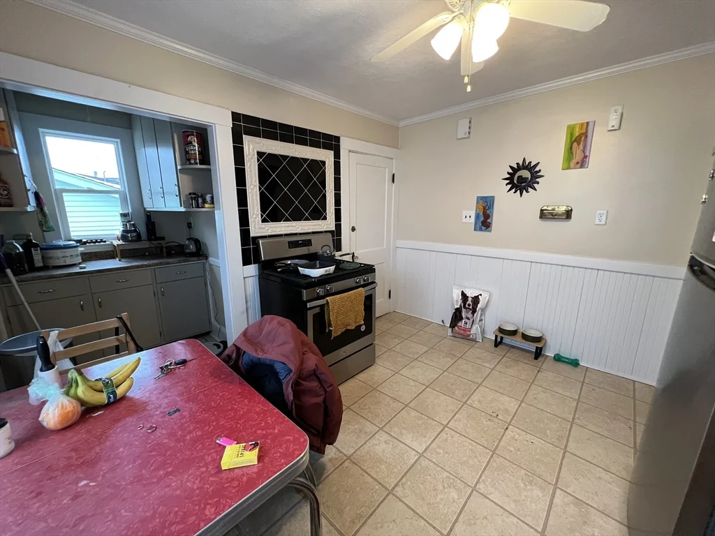 2 bed, 1 bath apartment for rent at 385 Arlington St Unit 1, Watertown — photo 8 of 16