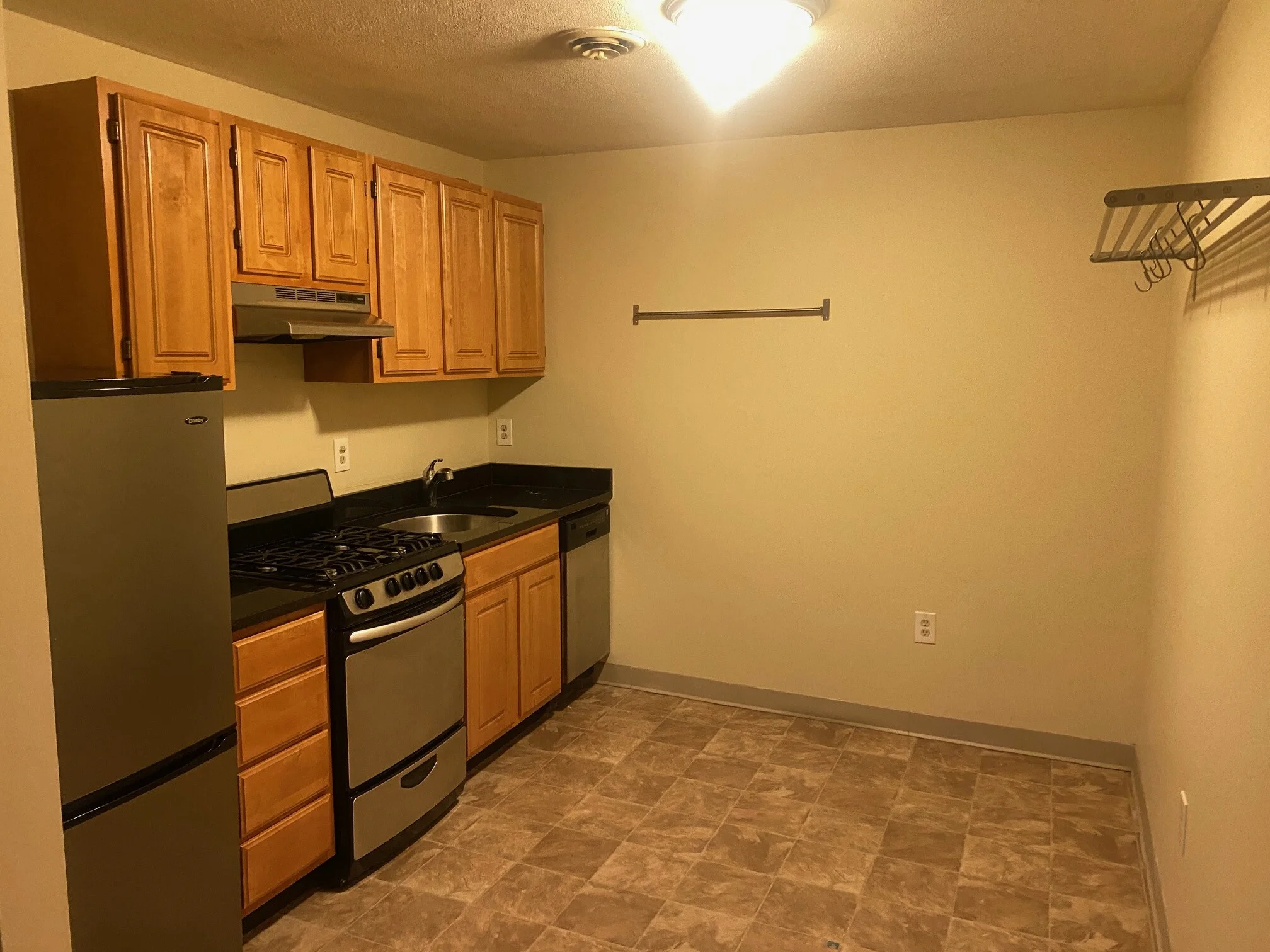 2 bed, 1 bath apartment for rent at 385 Dorchester St Unit C8, South Boston — photo 2 of 12