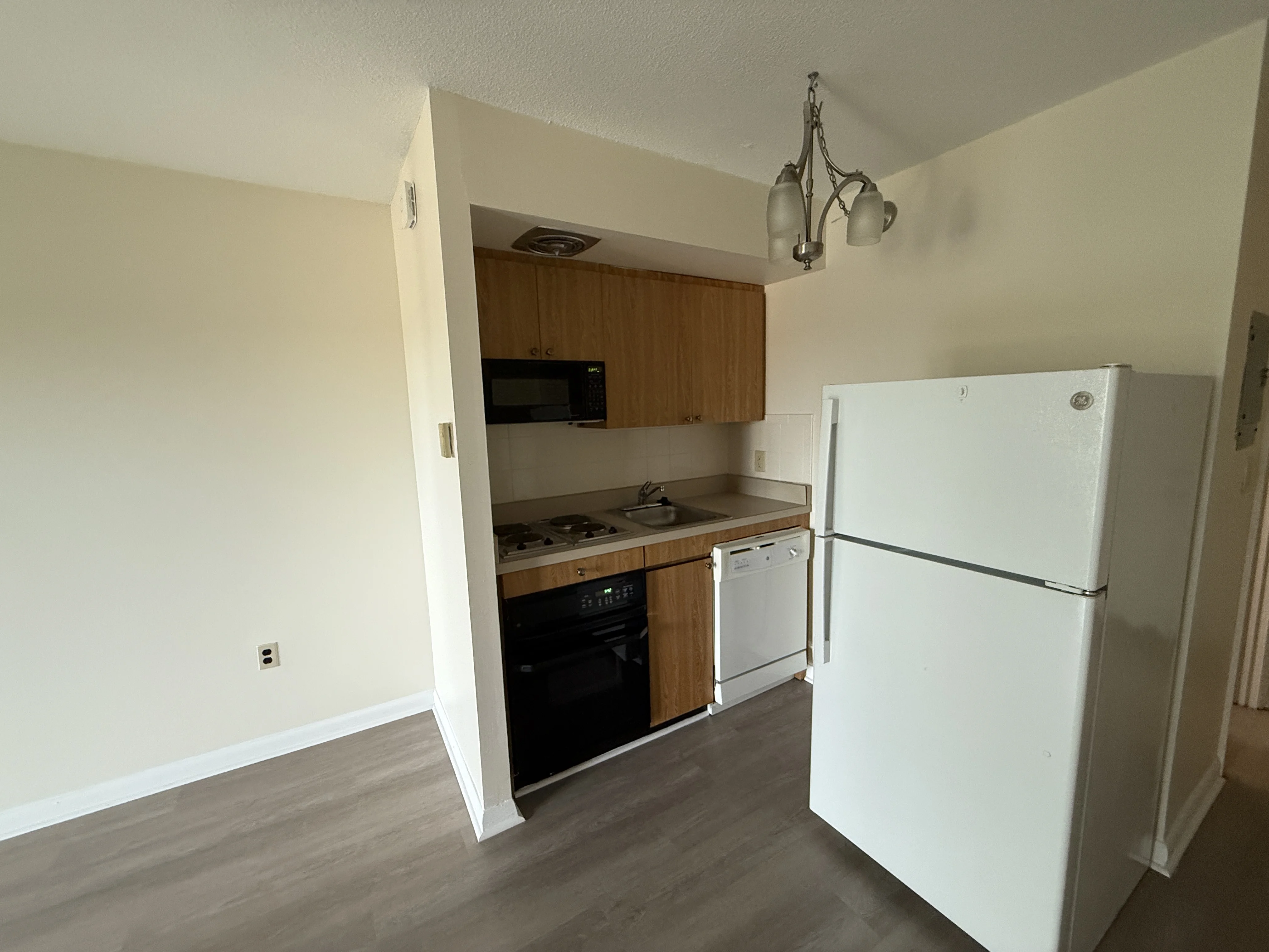 Studio bed, 1 bath apartment for rent at 385 Massachusetts Ave Unit 55, Arlington — photo 4 of 12