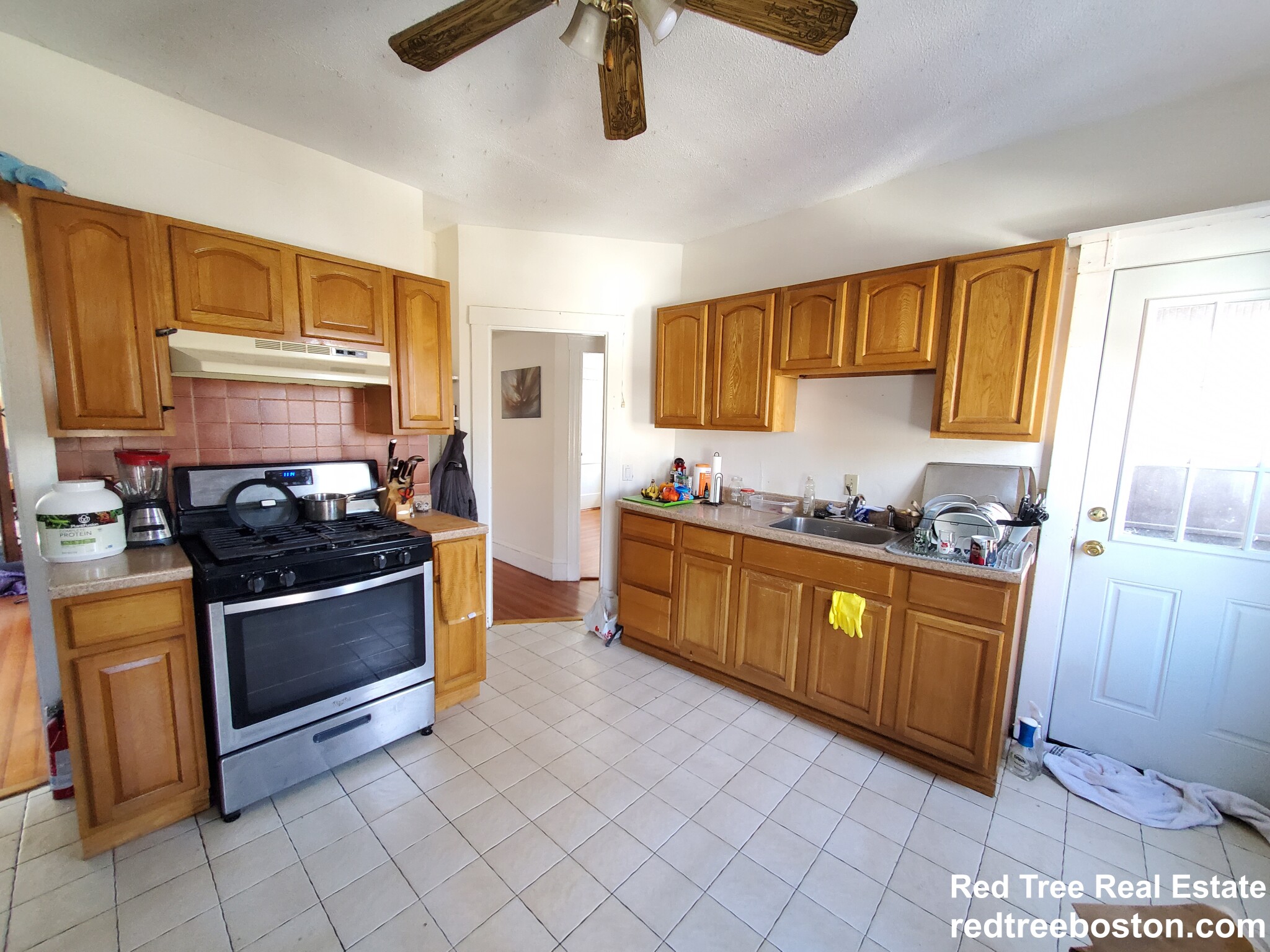 2 bed, 1 bath apartment for rent at 385 Pond Ave Unit 3, Brookline — photo 11 of 19