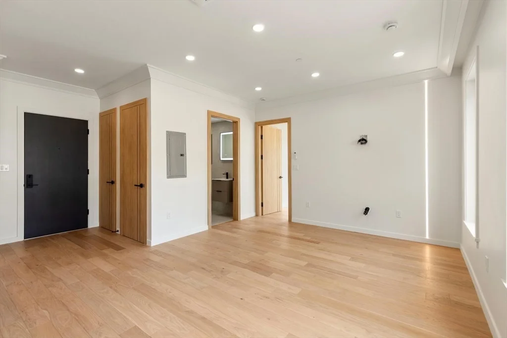 2 bed, 2 bath apartment for rent at 386-388 Washington St Unit 103, Quincy Point — photo 8 of 25
