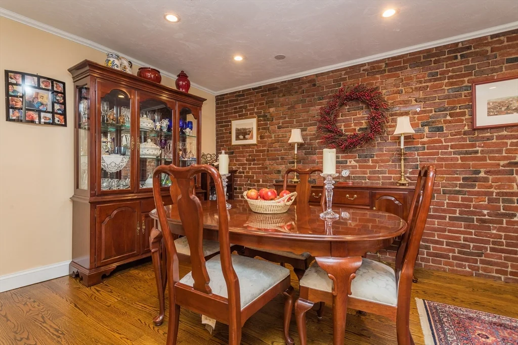2 bed, 1 bath apartment for rent at 386 Commercial St Unit 3E, North End — photo 3 of 8