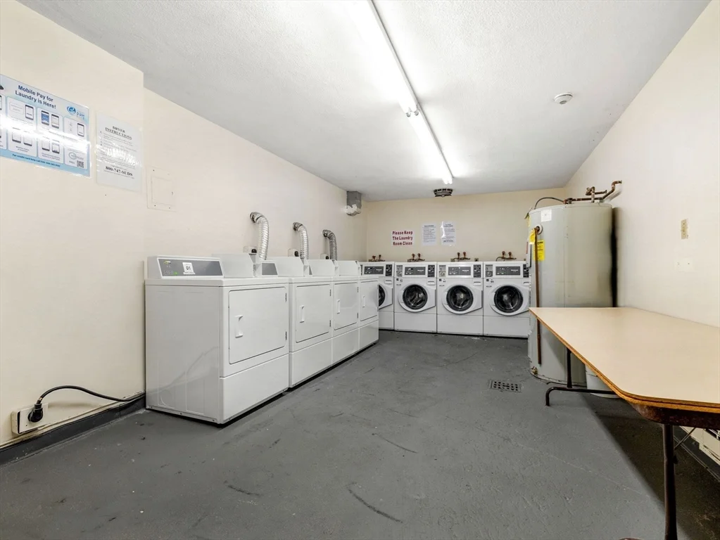 1 bed, 1 bath apartment for rent at 386 Commercial St Unit 4A, North End — photo 15 of 15