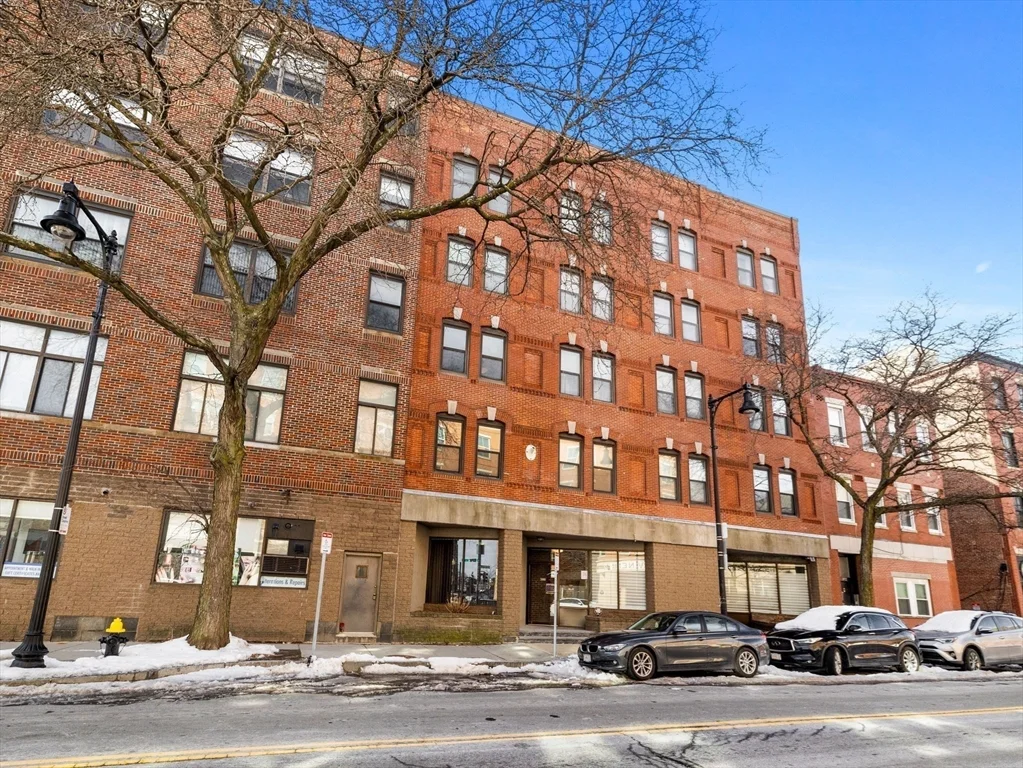 1 bed, 1 bath apartment for rent at 386 Commercial St Unit 4A, North End — photo 14 of 15