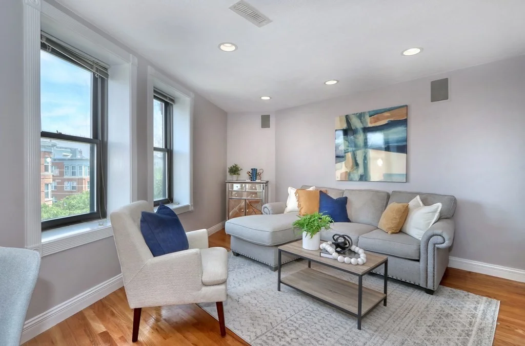 1 bed, 1 bath apartment for rent at 386 Commercial St Unit 5D, Waterfront — photo 2 of 12