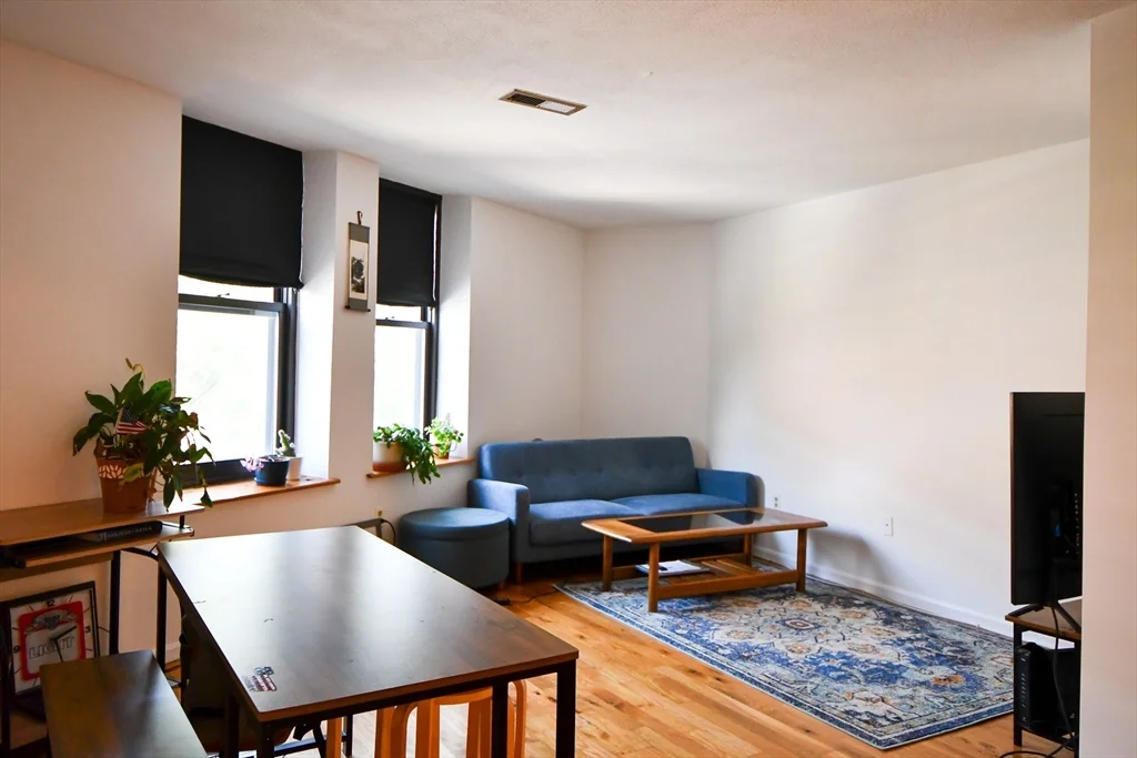 1 bed, 1 bath apartment for rent at 386 Commercial Unit 3D, North End — photo 2 of 15