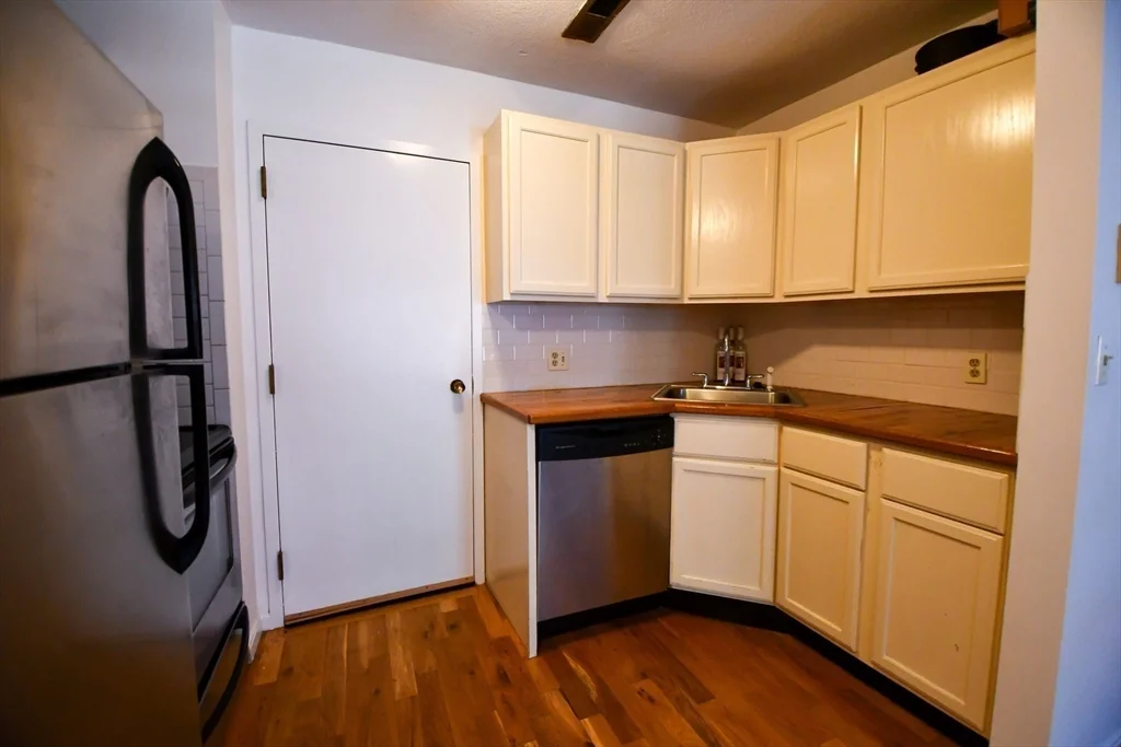 1 bed, 1 bath apartment for rent at 386 Commercial Unit 3D, North End — photo 7 of 15