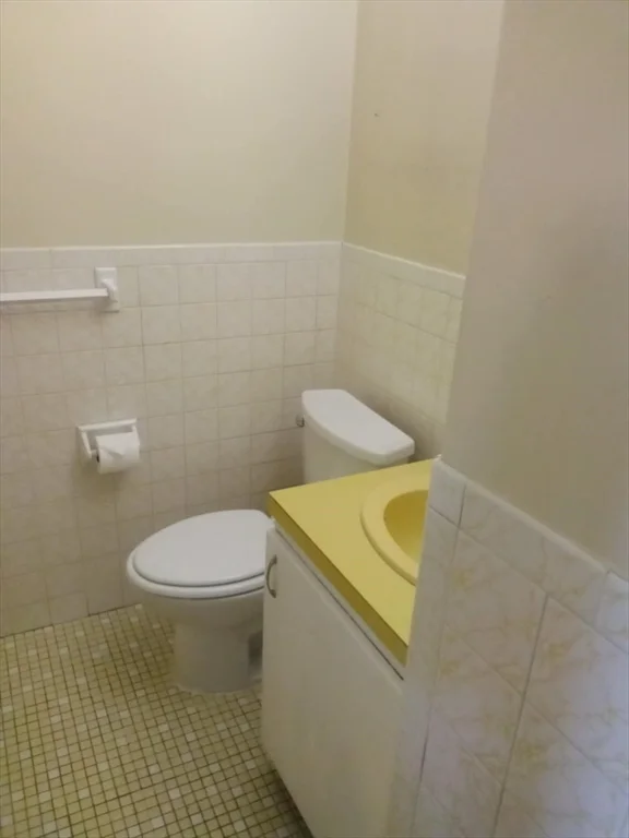Studio bed, 1 bath apartment for rent at 386 Commercial Unit 5B, North End — photo 13 of 16