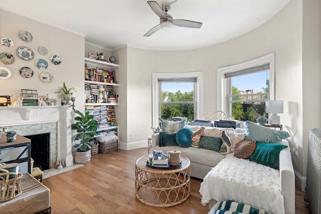 1 bed, 1 bath apartment for rent at 386 Commonwealth Ave Unit 51, Back Bay