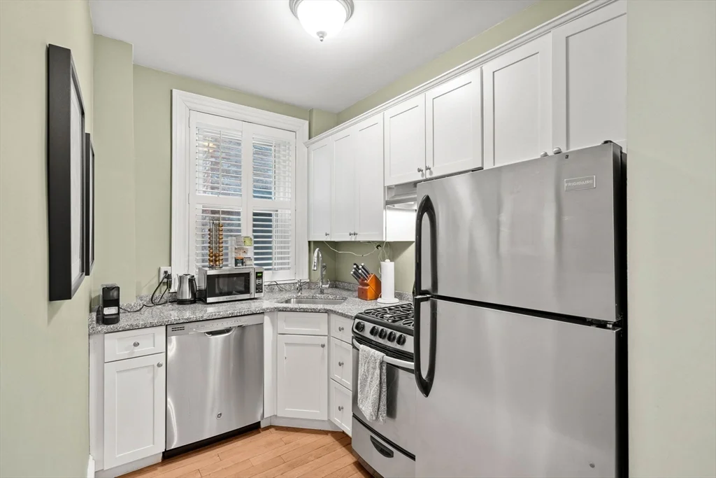2 bed, 1 bath apartment for rent at 386 Commonwealth Unit 23, Back Bay — photo 3 of 34