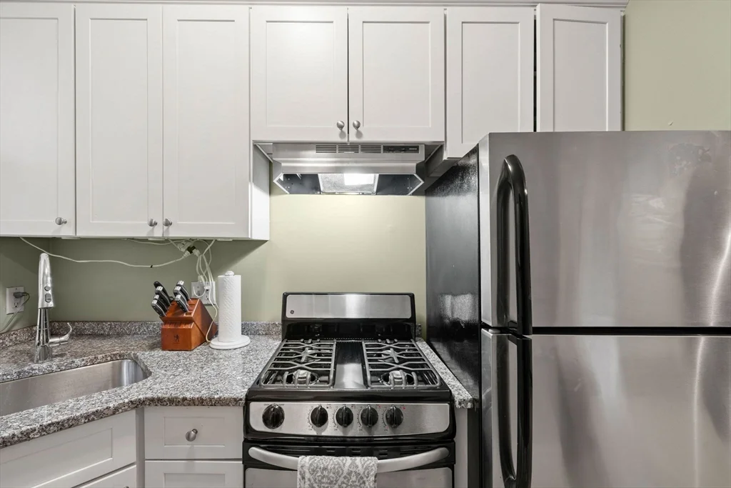 2 bed, 1 bath apartment for rent at 386 Commonwealth Unit 23, Back Bay — photo 5 of 34