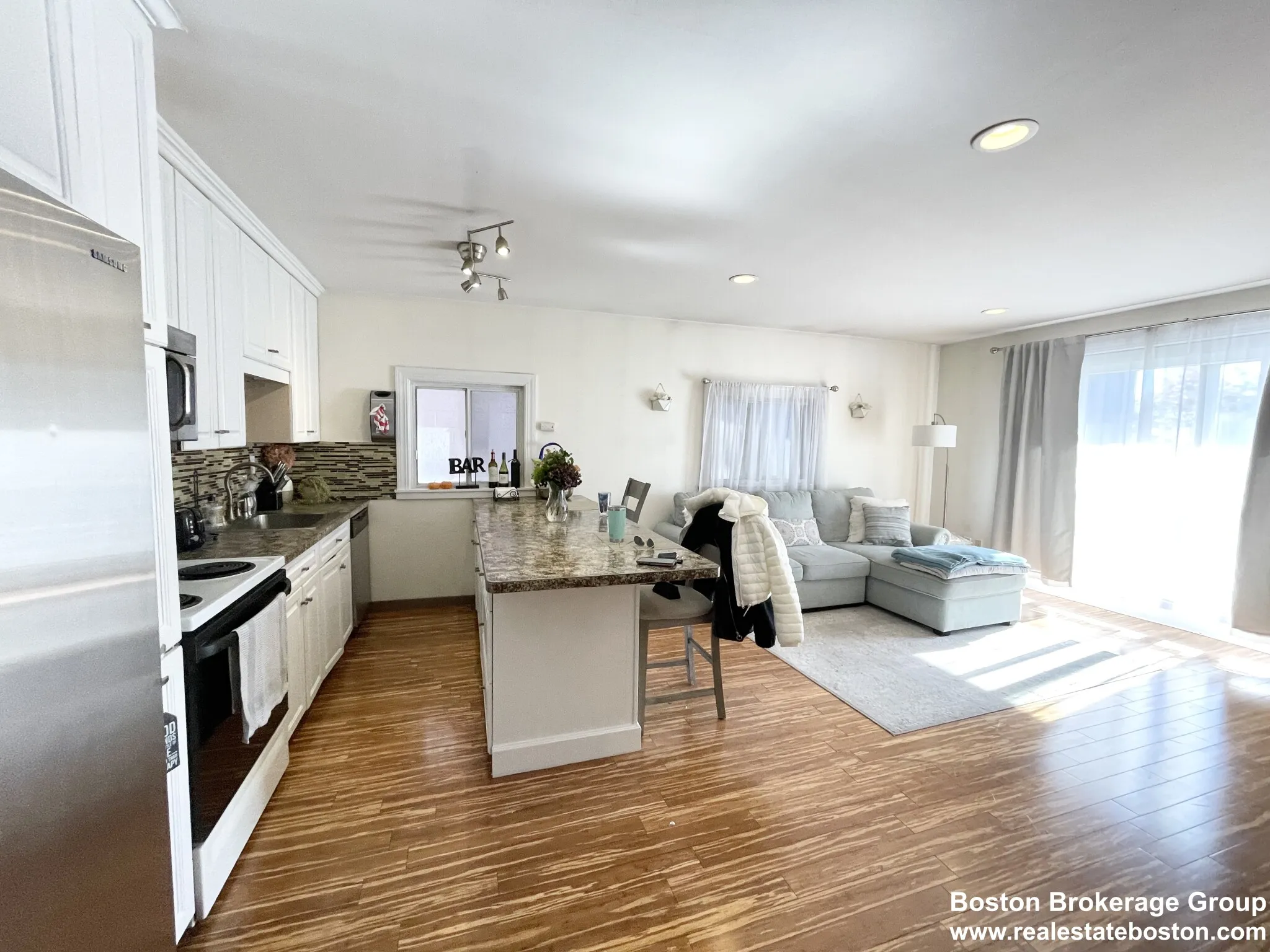2 bed, 1 bath apartment for rent at 386 East 8th St Unit 4, South Boston — photo 1 of 6