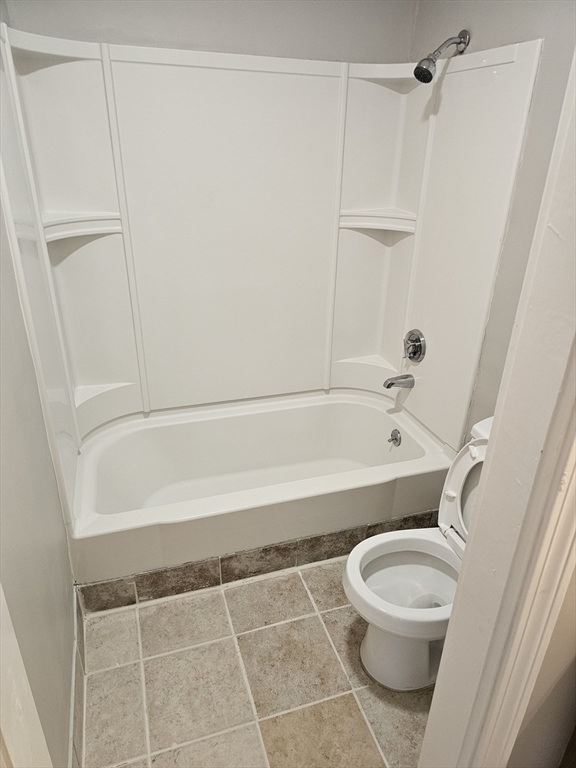 2 bed, 1 bath apartment for rent at 386 Summer St Unit 12, Lynn — photo 8 of 12