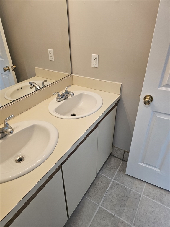2 bed, 1 bath apartment for rent at 386 Summer St Unit 12, Lynn — photo 9 of 12