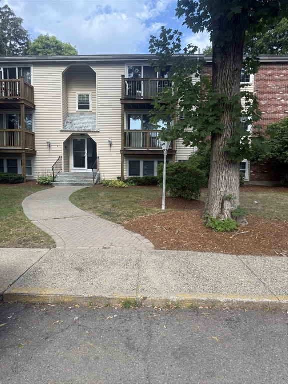 1 bed, 1 bath apartment for rent at 387 Adams St Unit 4, Abington — photo 1 of 9