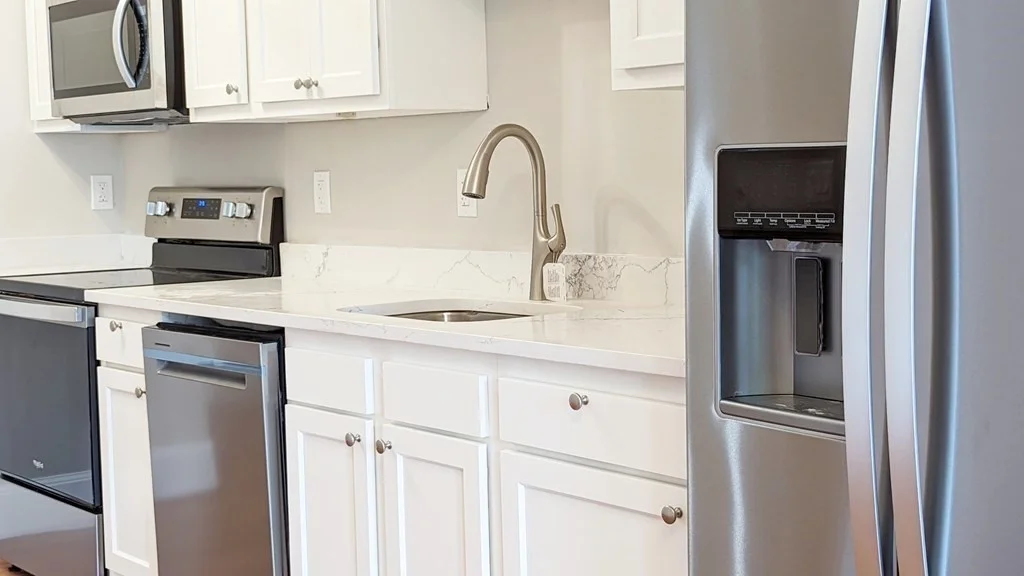 1 bed, 1 bath apartment for rent at 387 Beacon St Unit 3, Back Bay — photo 4 of 16