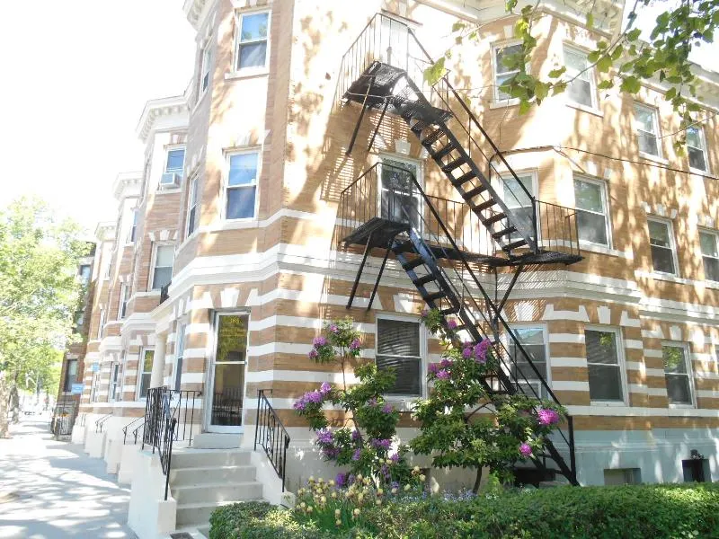 Studio bed, 1 bath apartment for rent at 387 Harvard St Unit 1L, North Brookline — photo 16 of 20