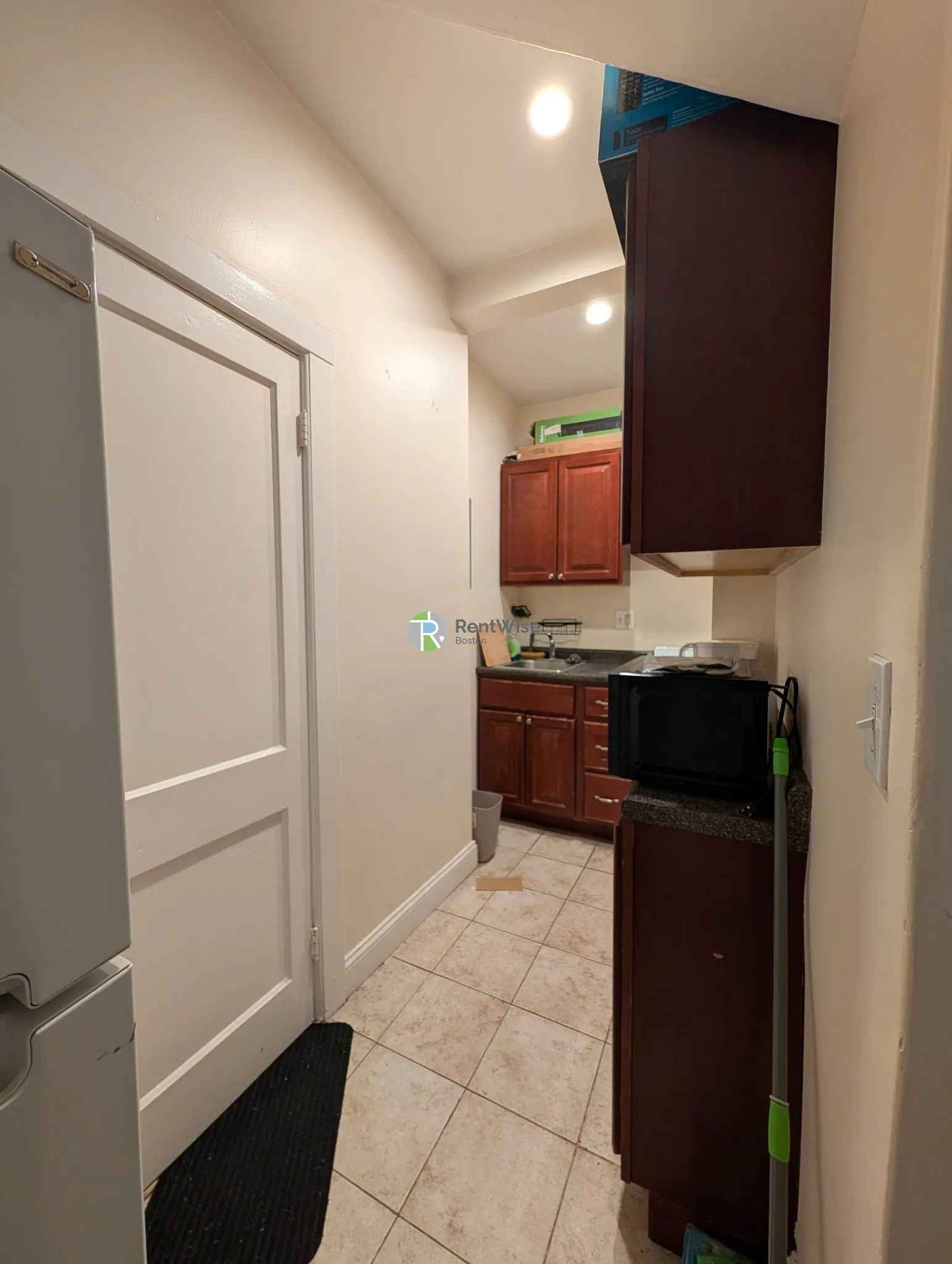 Studio bed, 1 bath apartment for rent at 387 Harvard St Unit 1L, North Brookline — photo 6 of 20