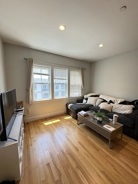 2 bed, 2 bath apartment for rent at 387 W Broadway Unit 4, South Boston — photo 5 of 15