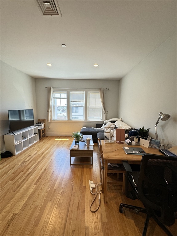 2 bed, 2 bath apartment for rent at 387 W Broadway Unit 6, South Boston — photo 4 of 15