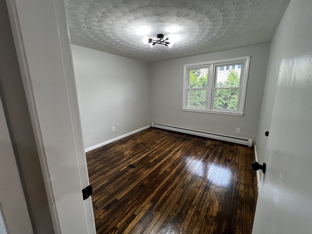 3 bed, 1 bath apartment for rent at 388 Burncoat St, Worcester — photo 7 of 15