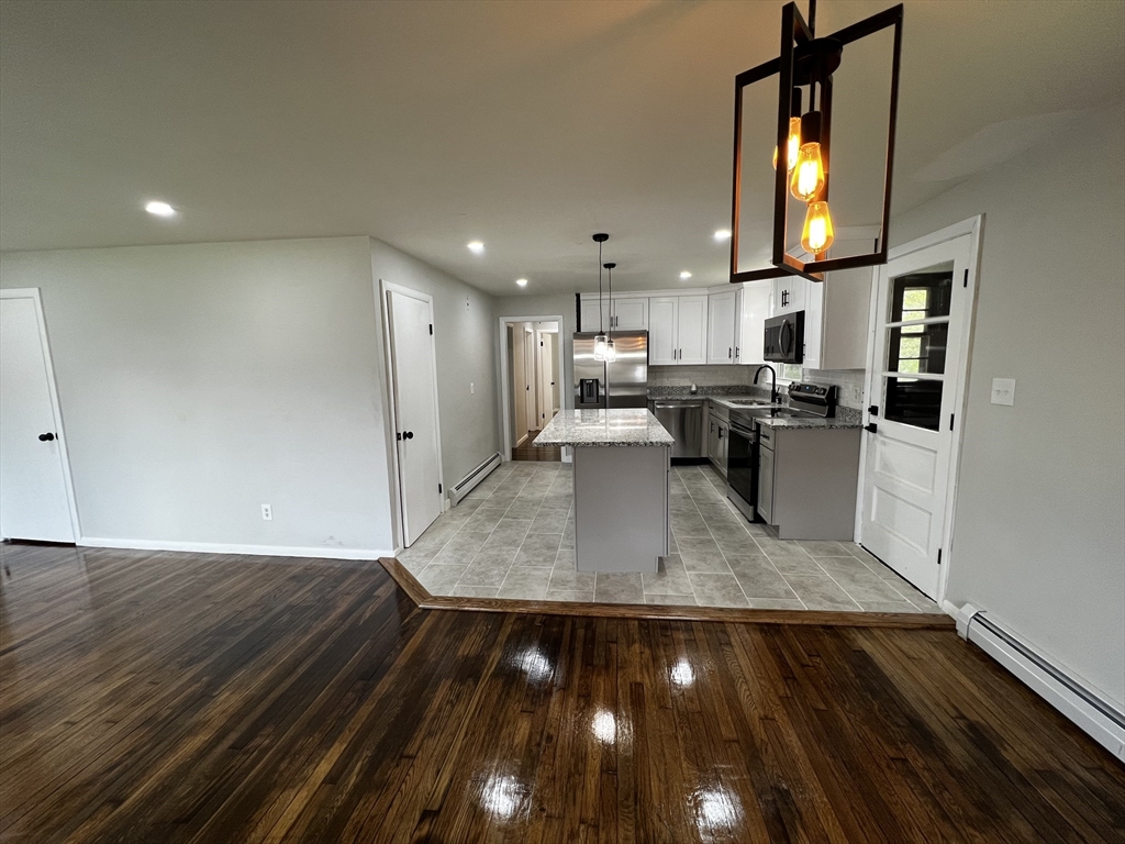 3 bed, 1 bath apartment for rent at 388 Burncoat St, Worcester — photo 4 of 15