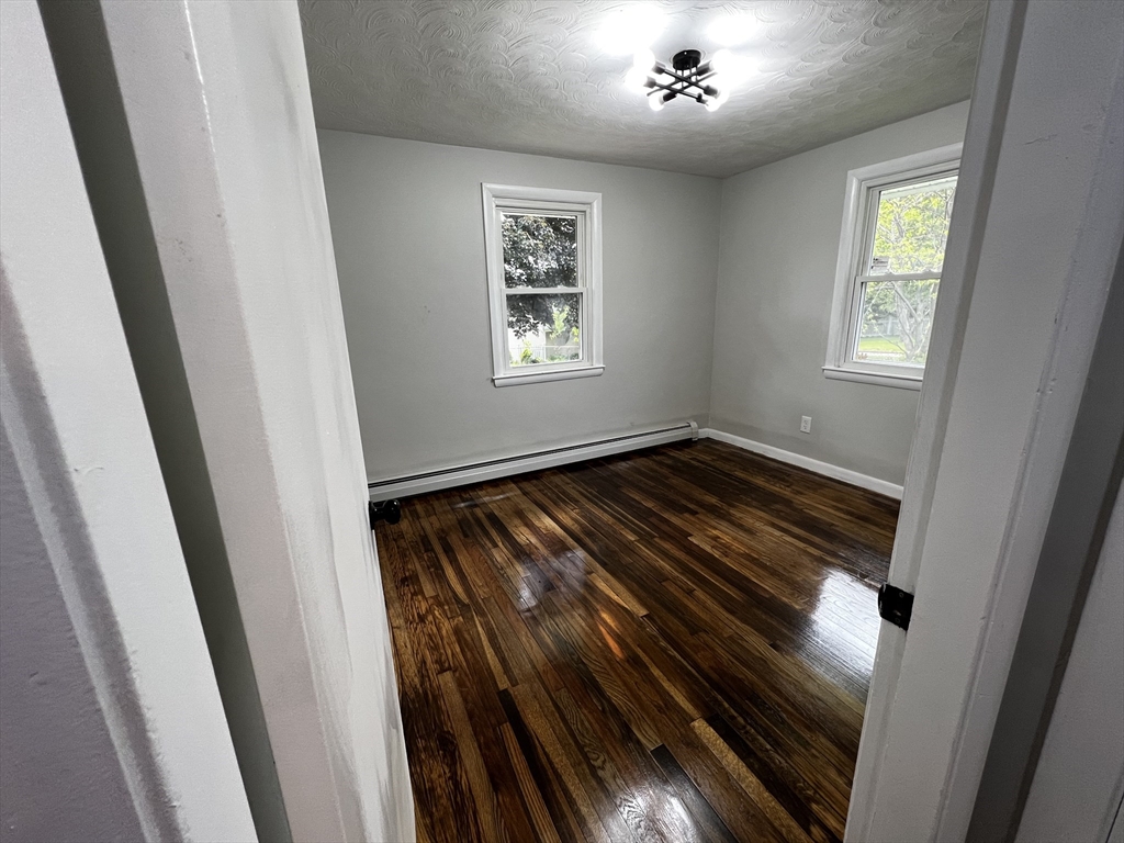 3 bed, 1 bath apartment for rent at 388 Burncoat St, Worcester — photo 12 of 15