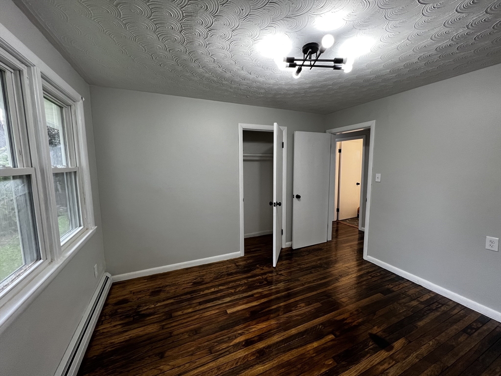 3 bed, 1 bath apartment for rent at 388 Burncoat St, Worcester — photo 8 of 15