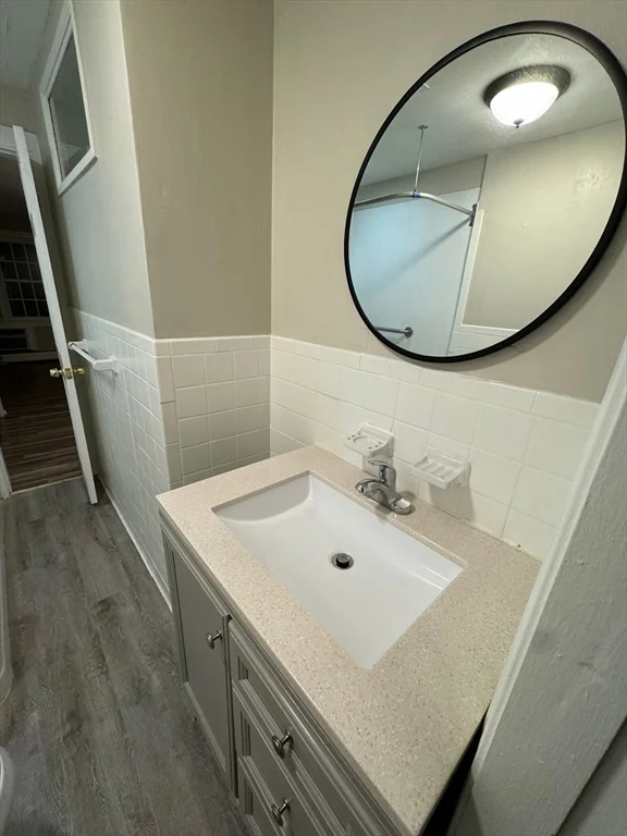 2 bed, 1 bath apartment for rent at 388 E Merrimack St Unit 2, Lowell — photo 4 of 9