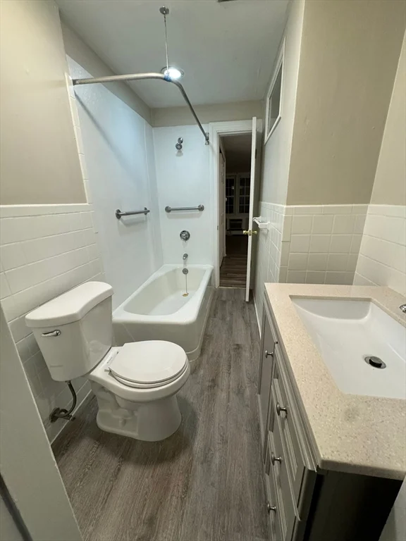 2 bed, 1 bath apartment for rent at 388 E Merrimack St Unit 2, Lowell — photo 5 of 9