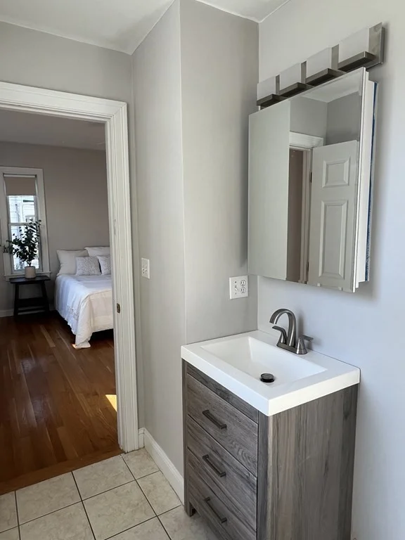 3 bed, 2 bath apartment for rent at 388 Medford St Unit 1, Winter Hill — photo 11 of 12