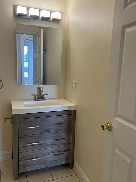 3 bed, 2 bath apartment for rent at 388 Medford St Unit 1, Winter Hill — photo 10 of 12