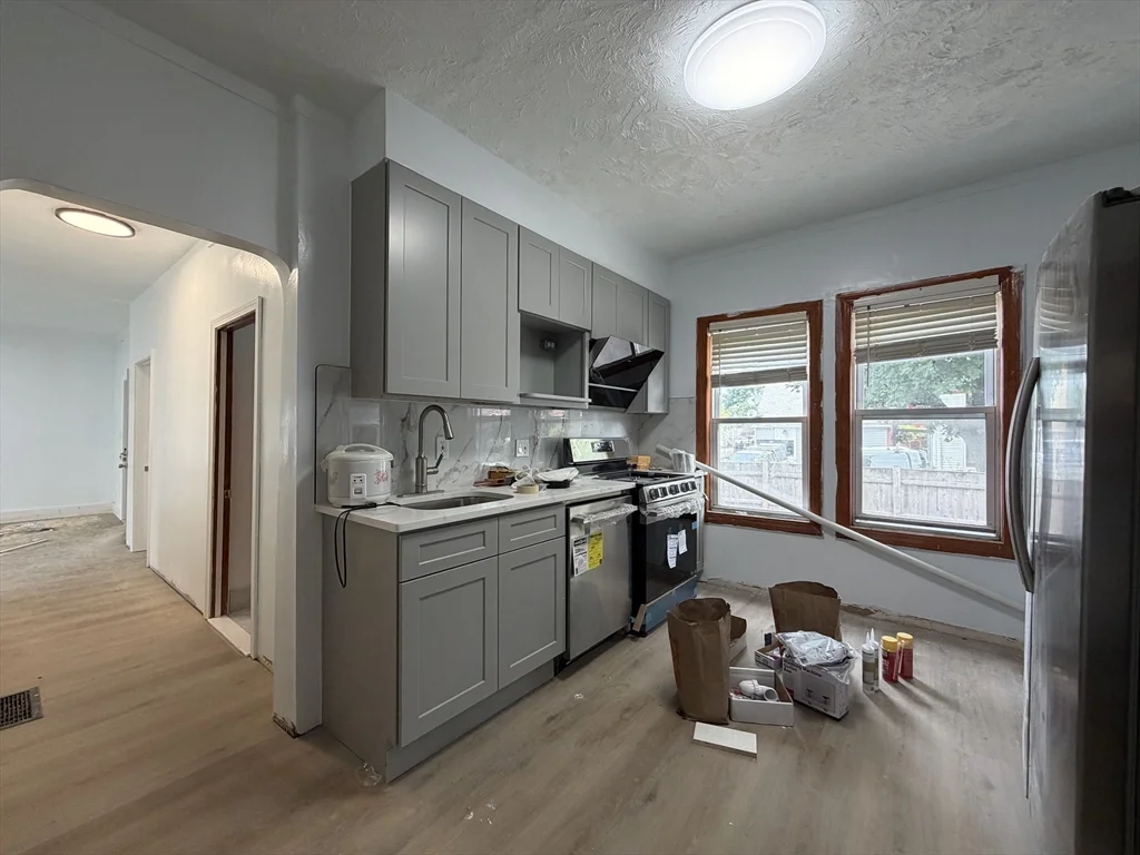 3 bed, 1 bath apartment for rent at 3886-3888 Washington St Unit 1, Roslindale — photo 2 of 8